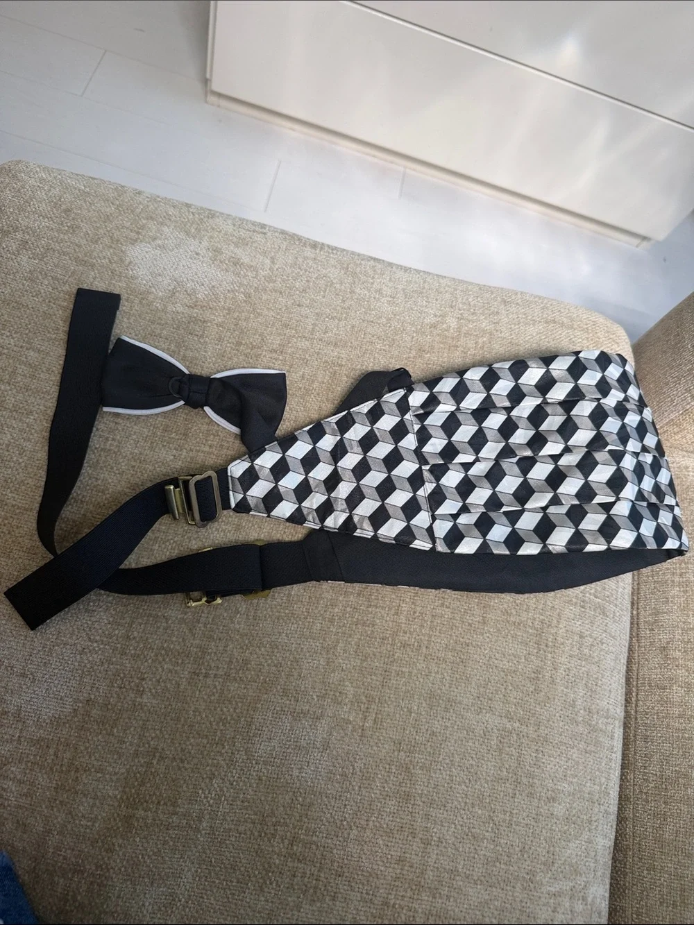 Michael Brandon Black & White Geometric Cummerbund & Bow Tie with pocket square